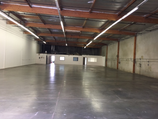 Planet Express empty warehouse